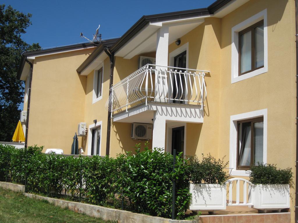 Villa "Pied-A-Terre" Residence & Spa Umag Ngoại thất bức ảnh